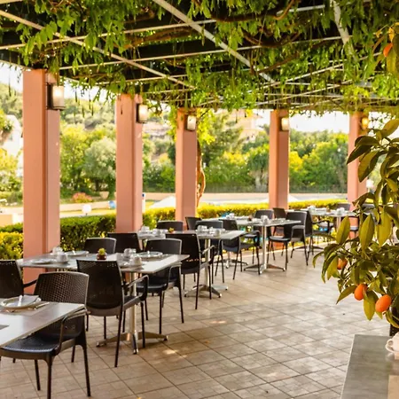 Century ホテル 4*