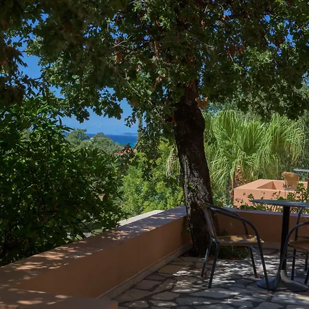 מלון Century אצ'ארבי