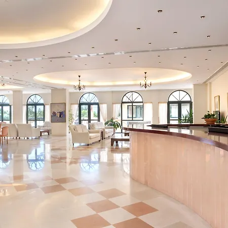 מלון Century אצ'ארבי